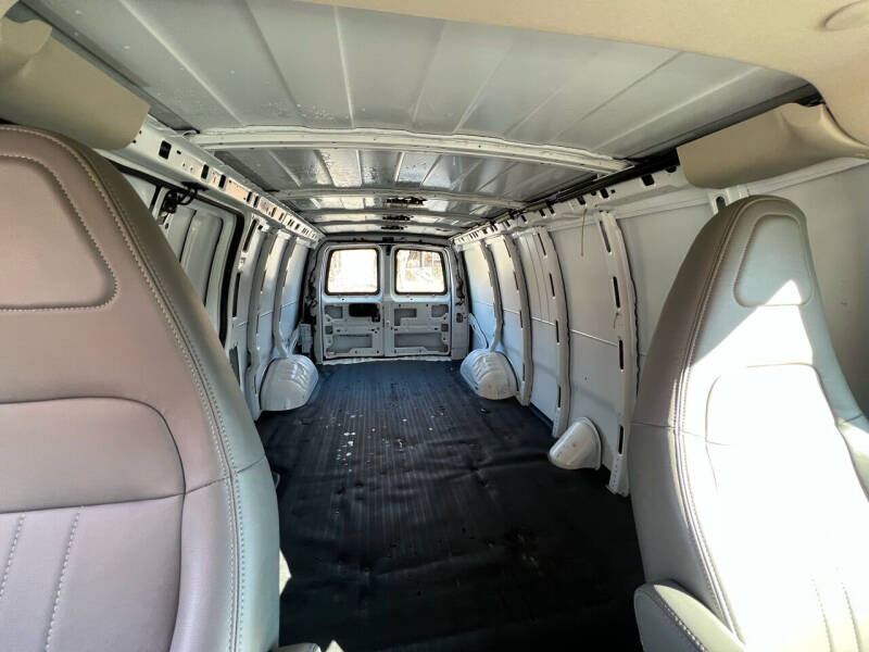 2021 Chevrolet Express 2500