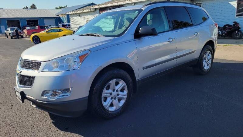 2009 Chevrolet Traverse for sale at JR Auto in Brookings SD