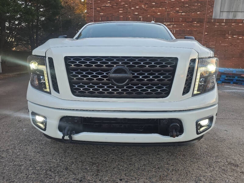 2018 Nissan Titan SV