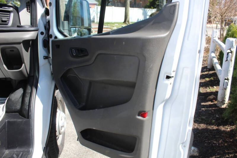 2024 Ford Transit 250