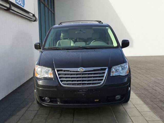 2009 Chrysler Town and Country Touring