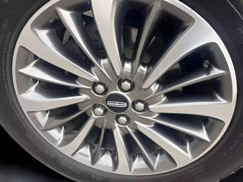 2019 Lincoln Nautilus Select