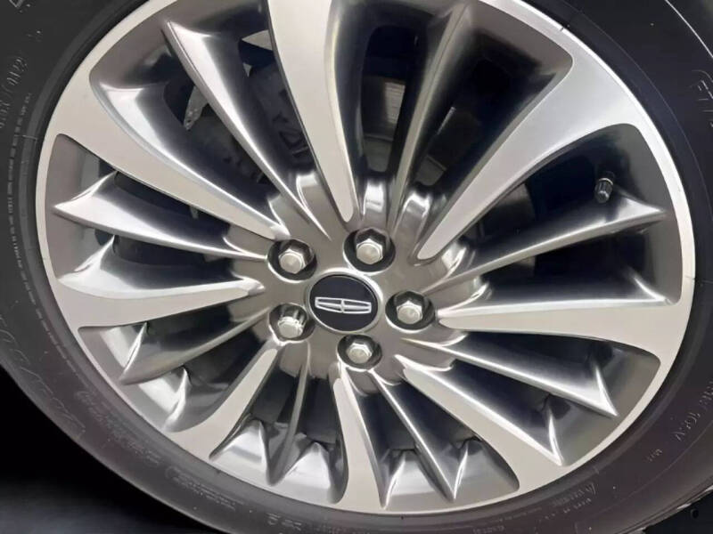 2019 Lincoln Nautilus Select