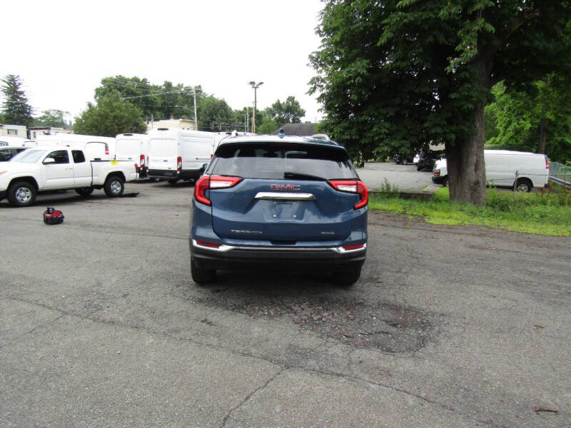 2024 GMC Terrain SLT