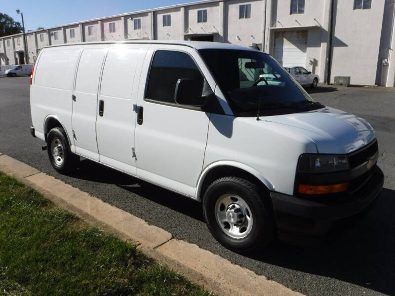 2018 Chevrolet Express Cargo null photo 3