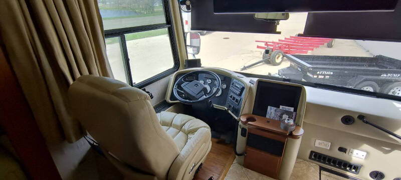 2005 Tiffin Allegro Bus M-40QDP