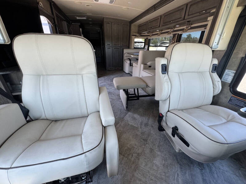 2016 Winnebago Forza