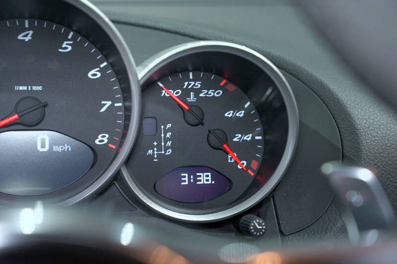 2012 Porsche Cayman R