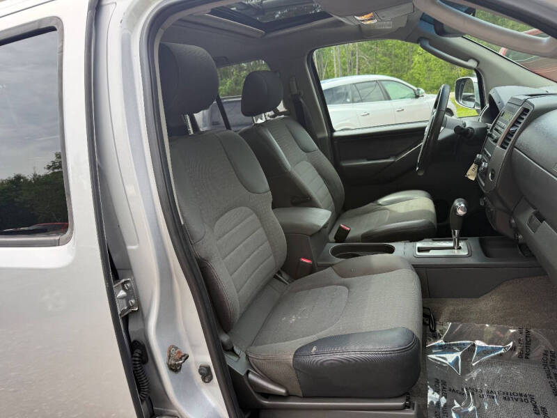 2009 Nissan Frontier LE