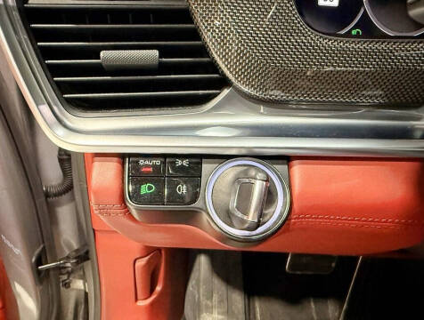 2017 Porsche Panamera Turbo