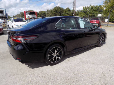 2022 Toyota Camry SE