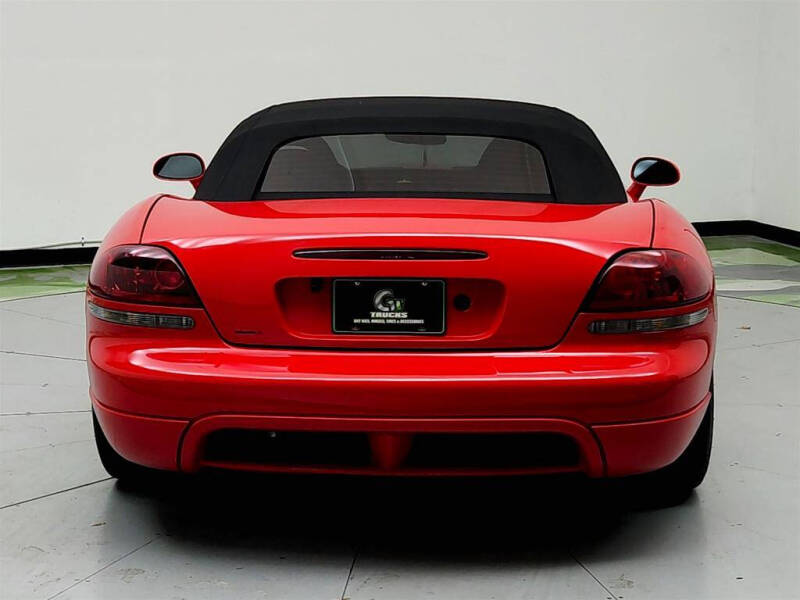 2005 Dodge Viper SRT-10