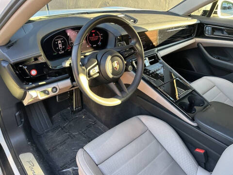 2025 Porsche Panamera 4