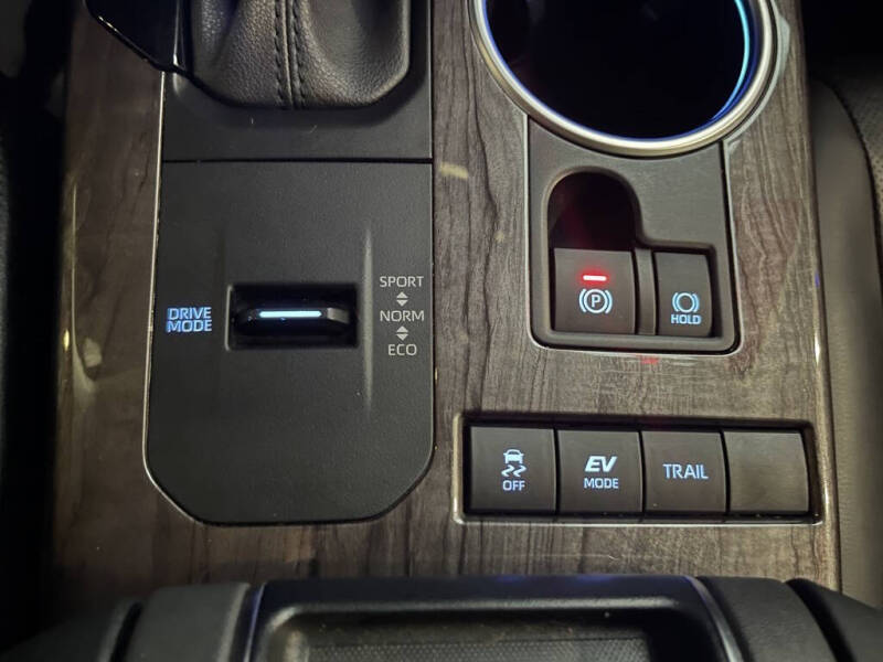 2021 Toyota Highlander Hybrid Platinum