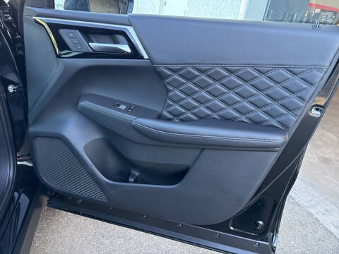 2025 Mitsubishi Outlander PHEV SEL