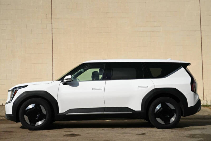 2026 Kia EV9 Light Long Range