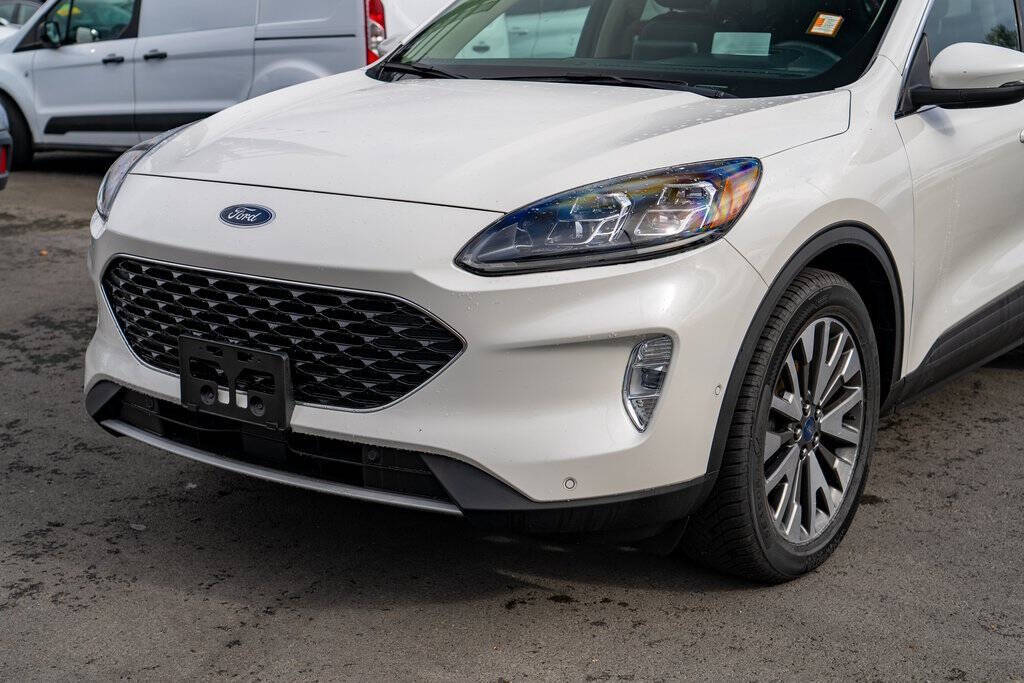 2020 Ford Escape Hybrid for sale at Auto Destination in Puyallup, WA