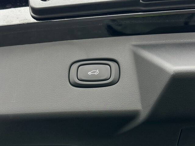 2025 VinFast VF8 Plus