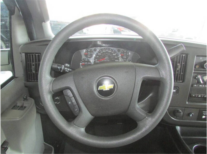 2017 Chevrolet Express LT 2500