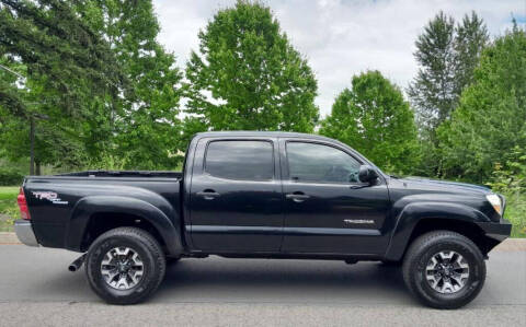 2005 Toyota Tacoma for sale at CLEAR CHOICE AUTOMOTIVE in Milwaukie OR