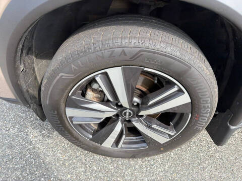 2025 Nissan Rogue SL