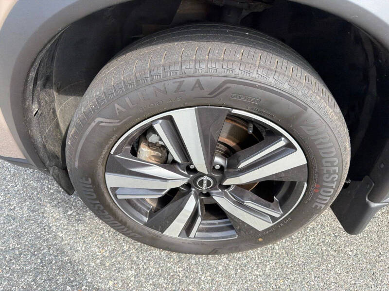 2025 Nissan Rogue SL