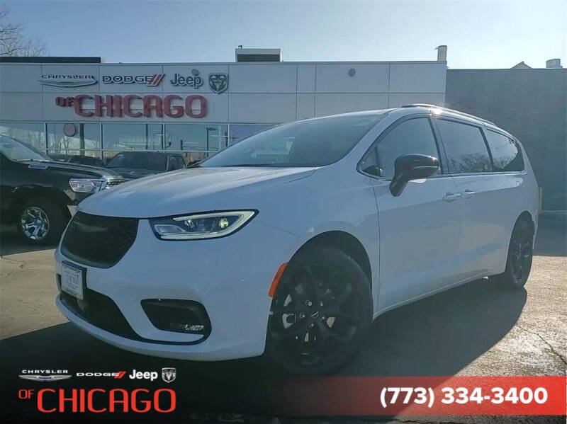 2024 Chrysler Pacifica for sale at Chrysler Dodge Jeep RAM of Chicago in Chicago IL