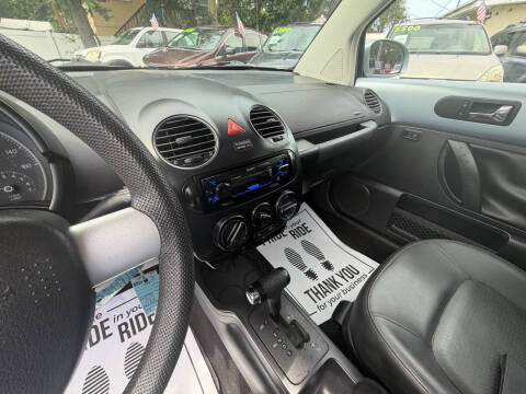 2010 Volkswagen New Beetle