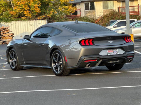 2025 Ford Mustang EcoBoost