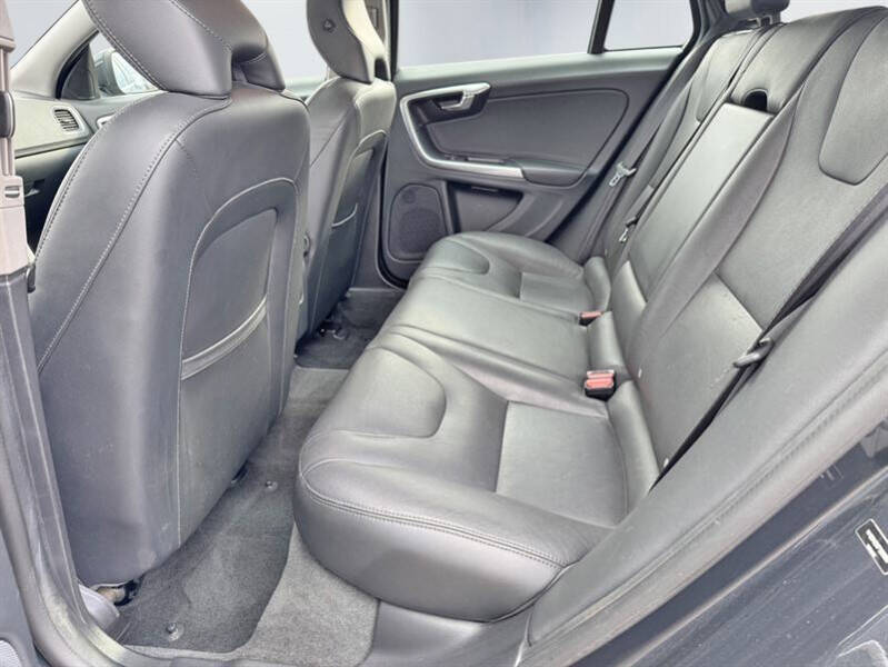 2015 Volvo V60 T5 Drive-E Platinum