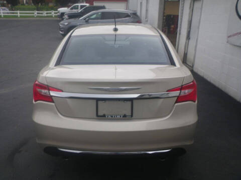 2013 Chrysler 200 LX