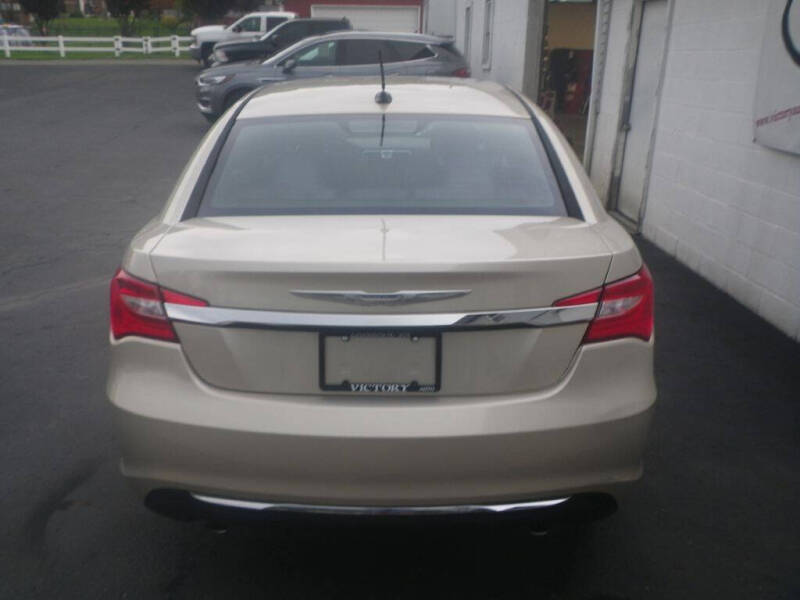 2013 Chrysler 200 LX