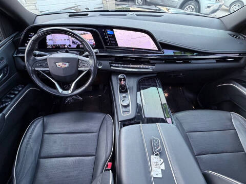 2023 Cadillac Escalade Sport