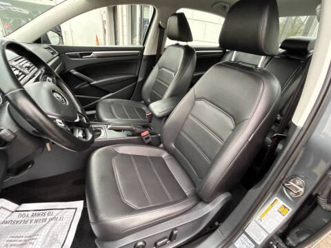 2017 Volkswagen Passat 1.8T R-Line