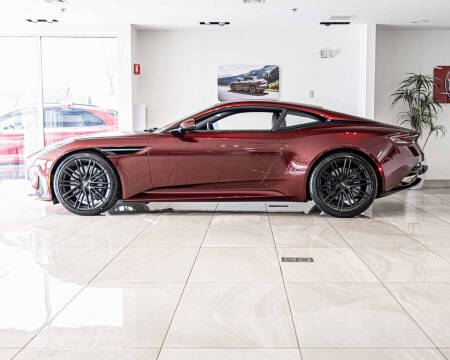 2025 Aston Martin DB12 V8