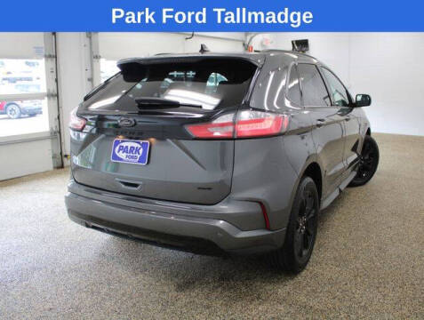 2022 Ford Edge SE