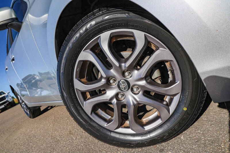 2019 Toyota Yaris LE