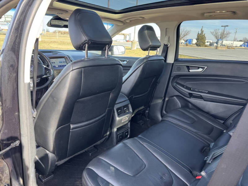 2020 Ford Edge Titanium