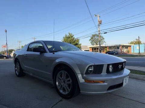 2005 Ford Mustang GT Deluxe
