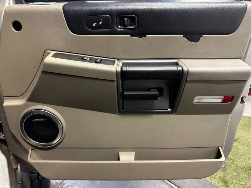 2004 HUMMER H2