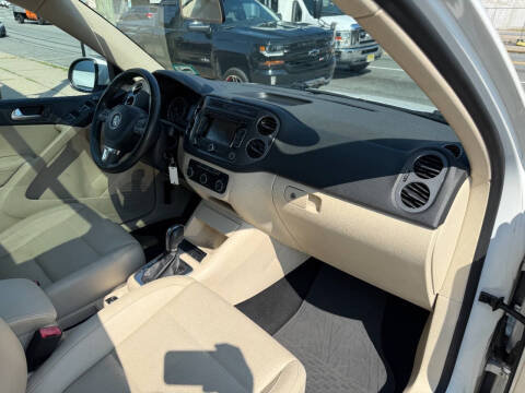 2012 Volkswagen Tiguan SE 4Motion