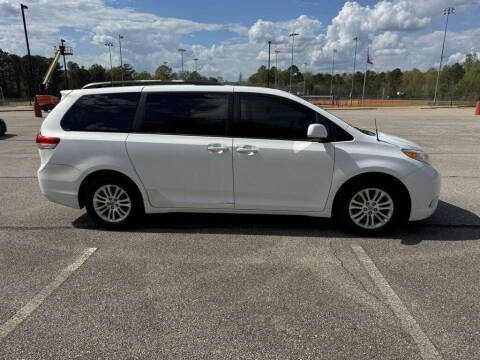 2012 Toyota Sienna