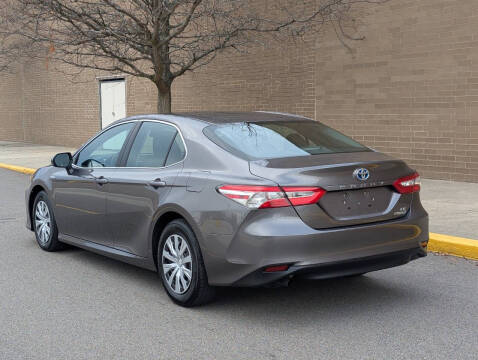 2018 Toyota Camry Hybrid LE