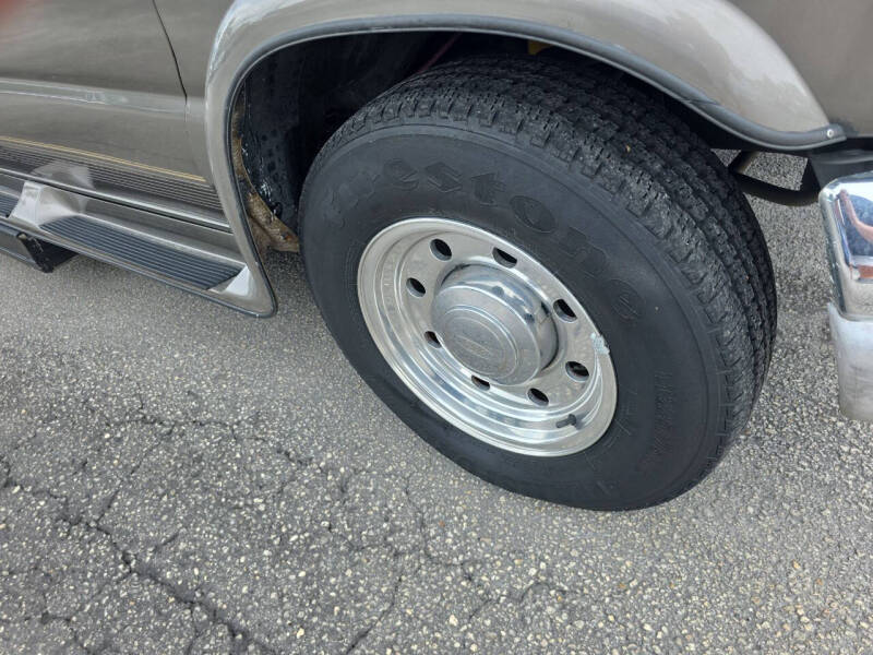 2003 Ford E-Series E-250 SD