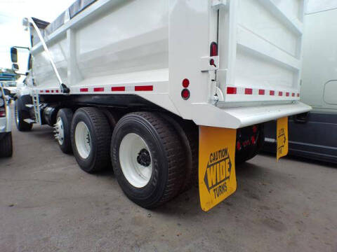 2015 Freightliner 108 SD