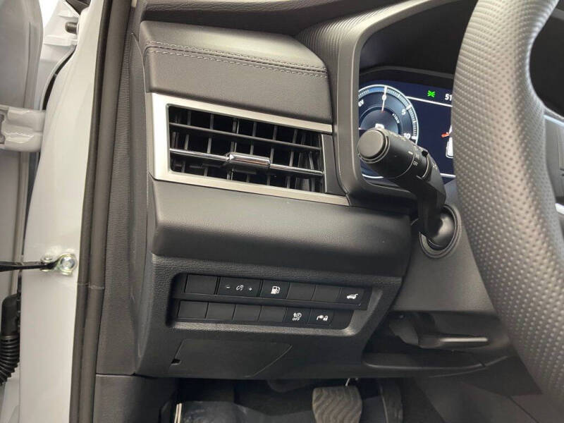 2025 Mitsubishi Outlander PHEV SE