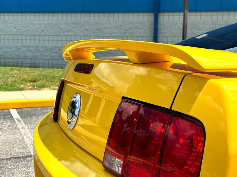 2006 Ford Mustang GT Deluxe