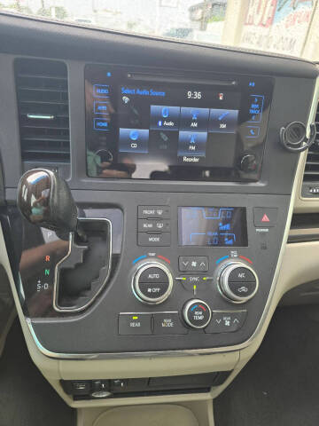 2015 Toyota Sienna