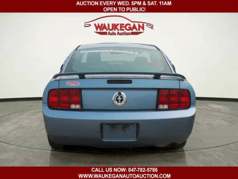 2005 Ford Mustang V6 Deluxe
