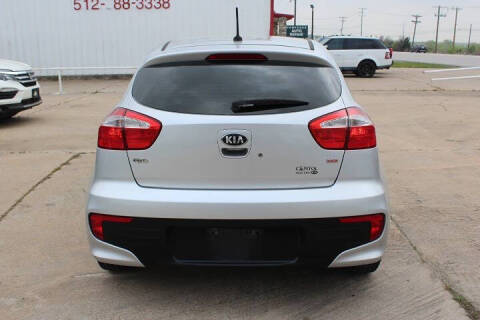 2016 Kia Rio 5-Door LX